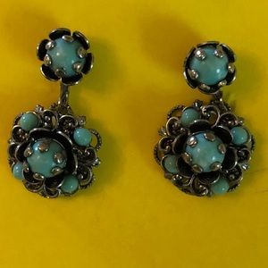 Sweet Vintage Screw Back Earrings Green Beads